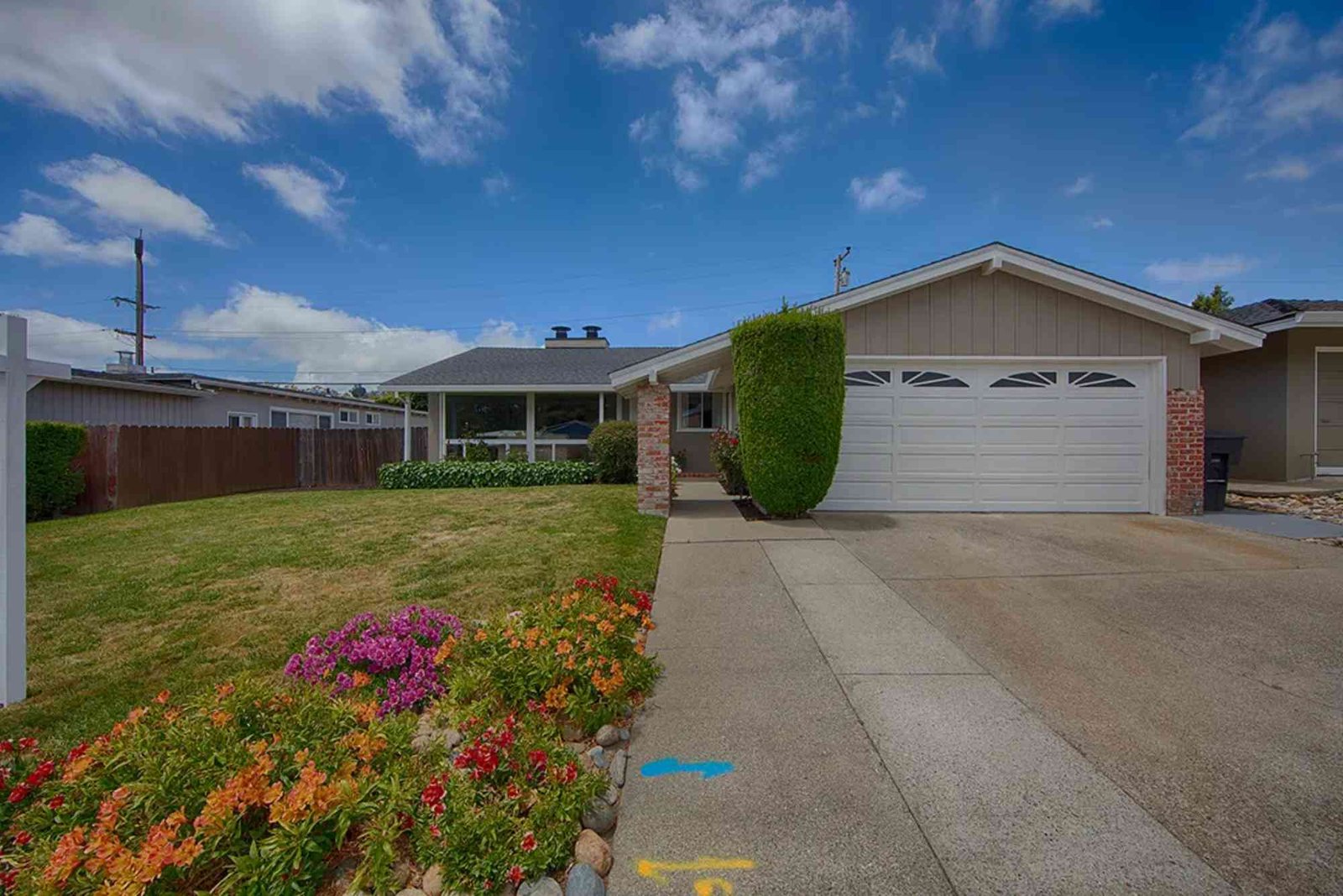 1105 Mountain View Dr