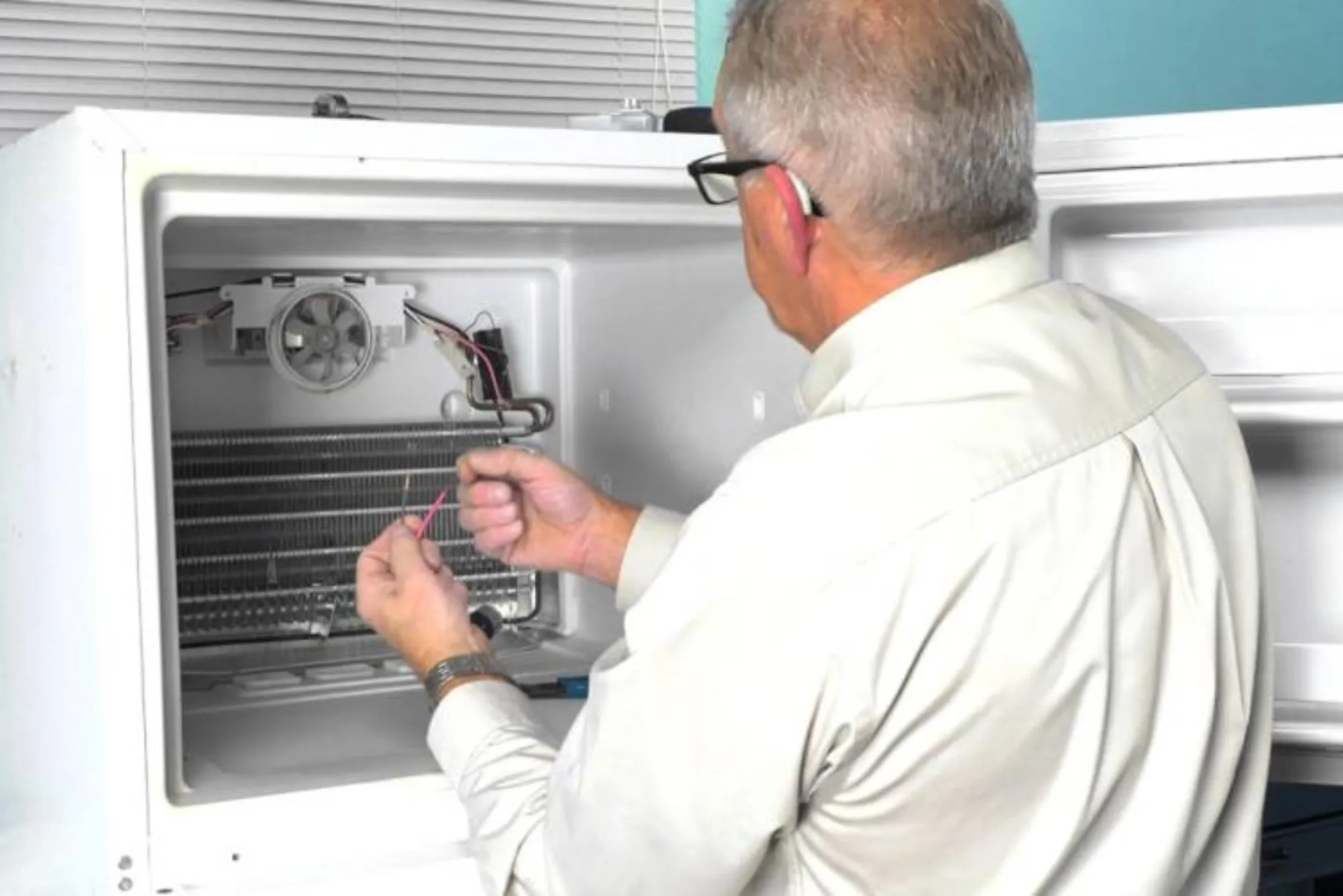 How to Fix Refrigerator Defrost Problems