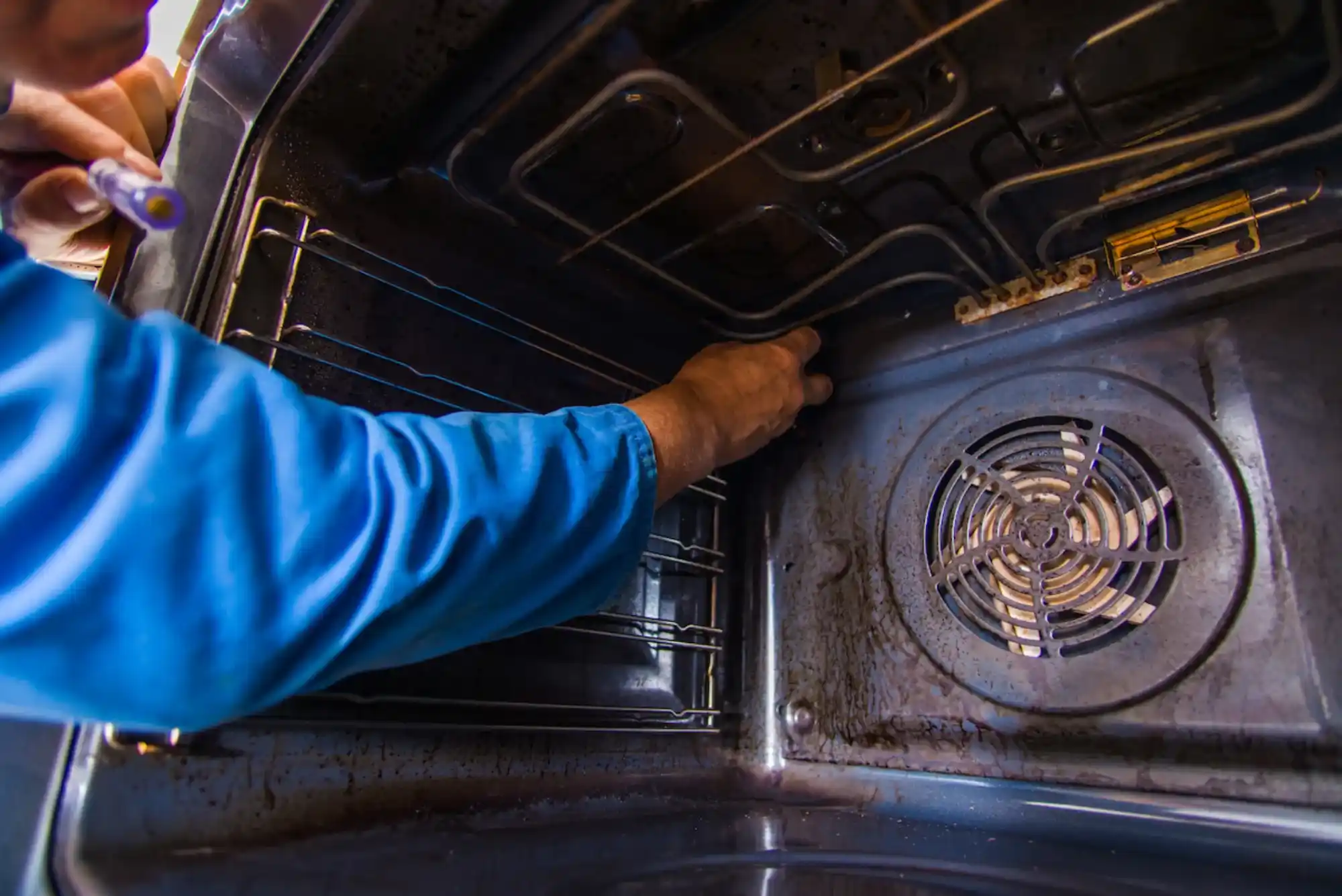Certified Technician for Complex Oven Heating Issues