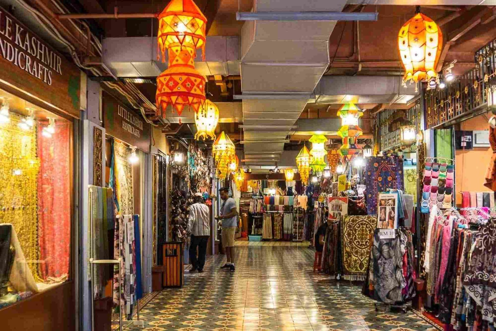 Malaysia Markets: Dates and Neighborhoods