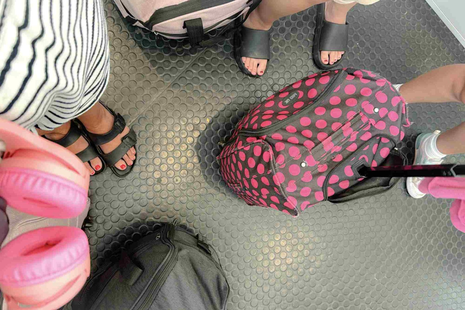 How to Travel Light with a Kid: A Minimalist Checklist